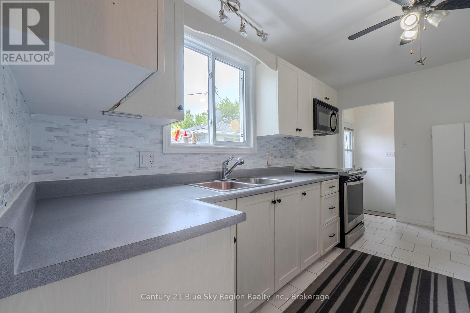 245 MICHENER DRIVE - 20