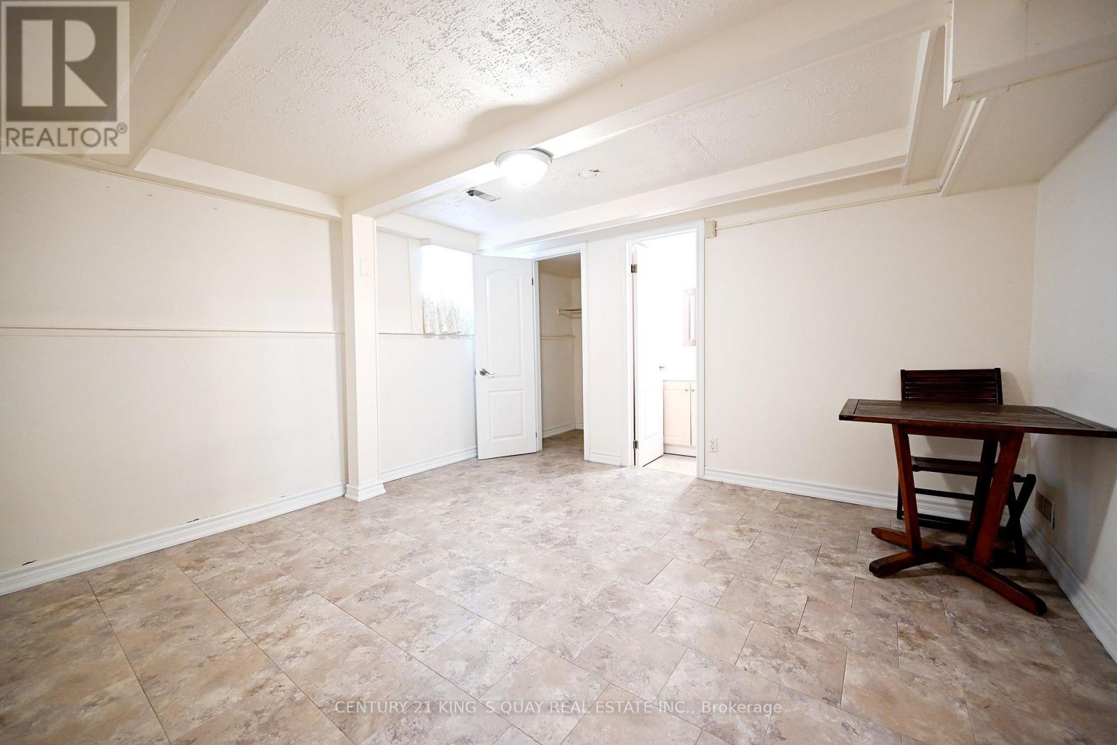 2 ROBINSON STREET - 31