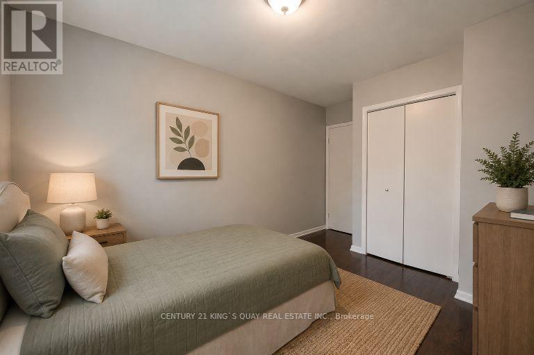 2 ROBINSON STREET - 21