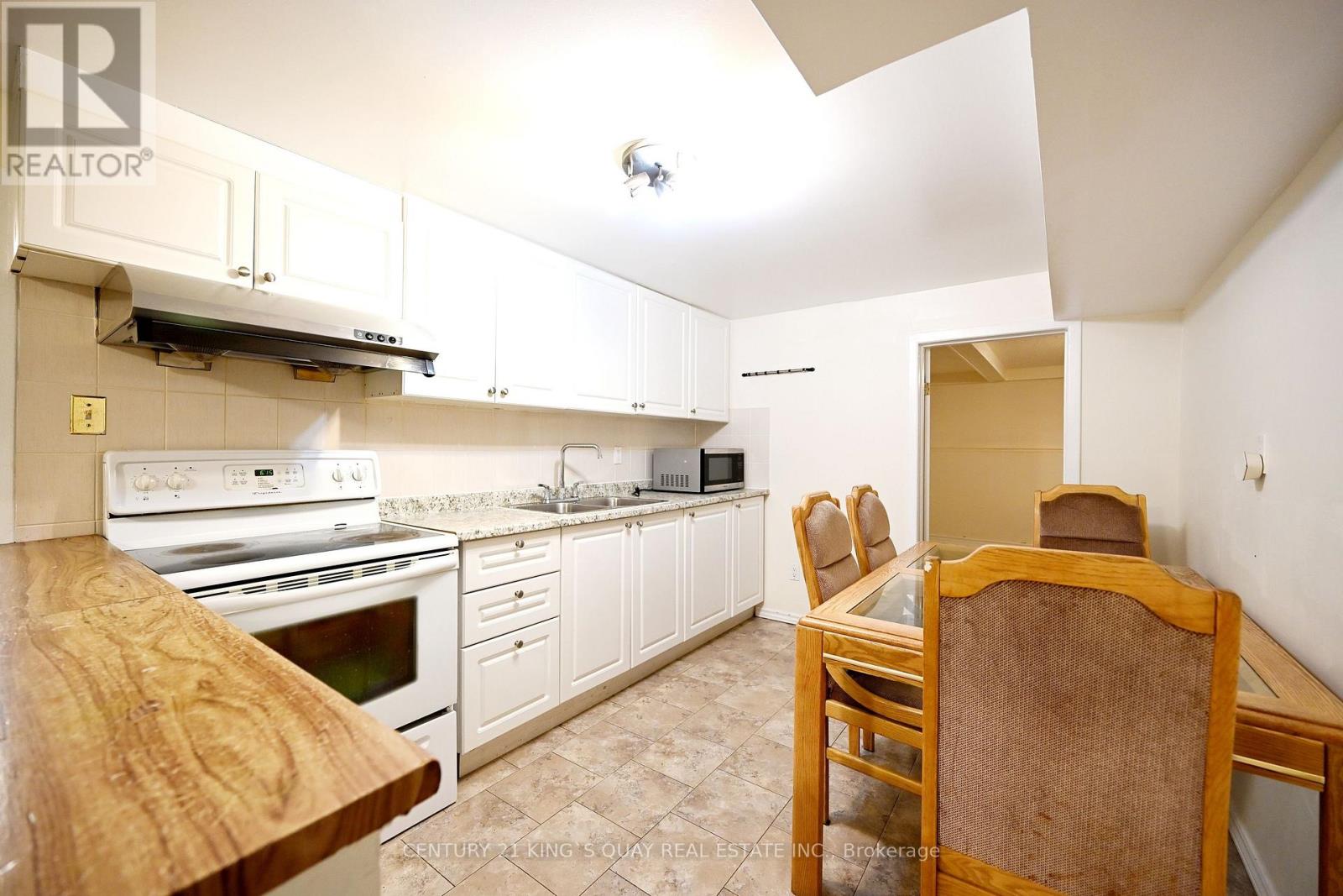 2 ROBINSON STREET - 29