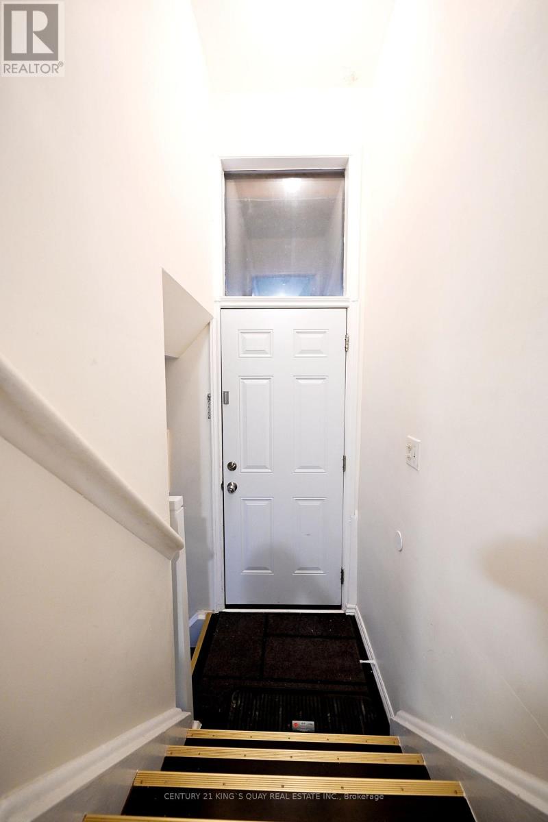 2 ROBINSON STREET - 27