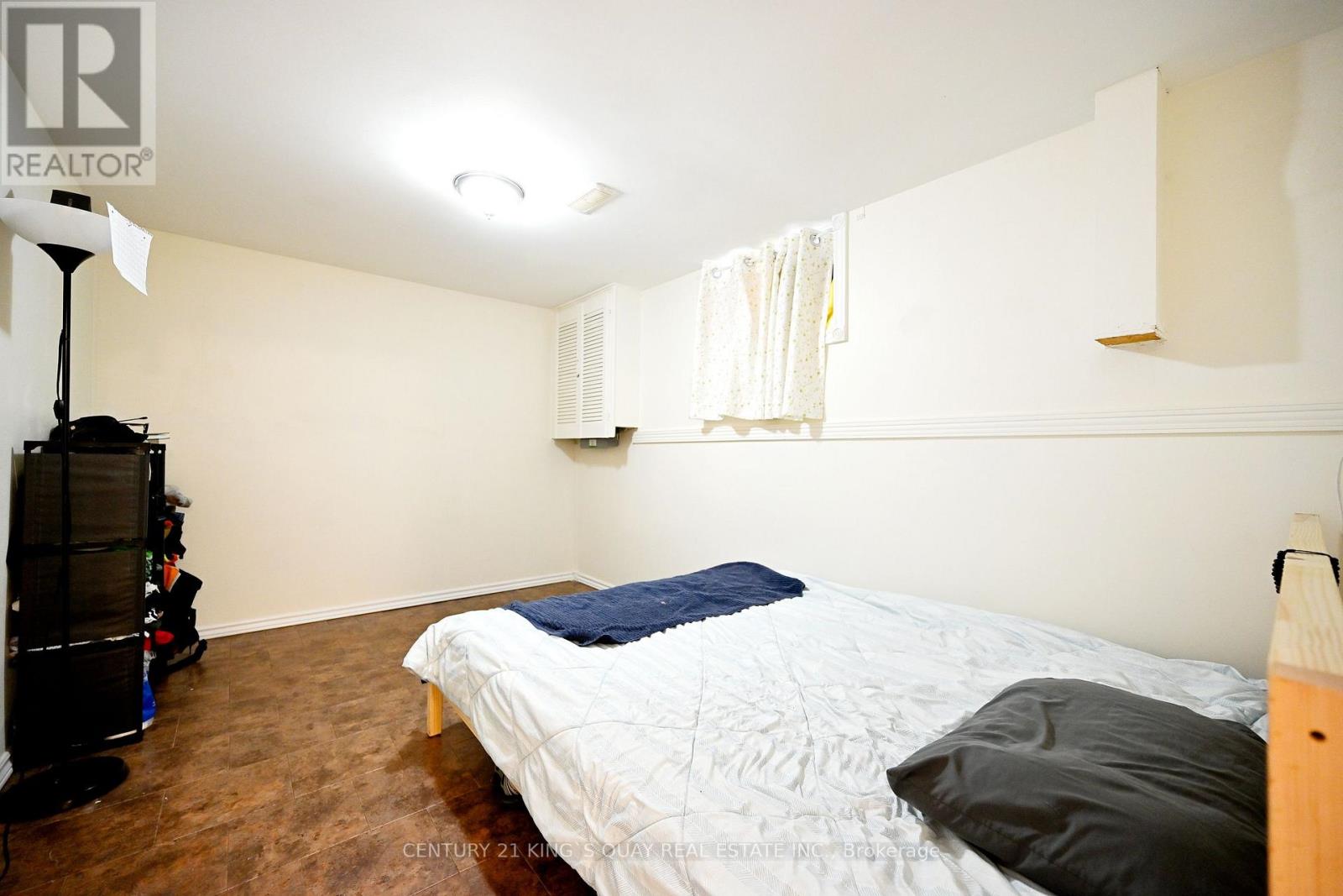 2 ROBINSON STREET - 36