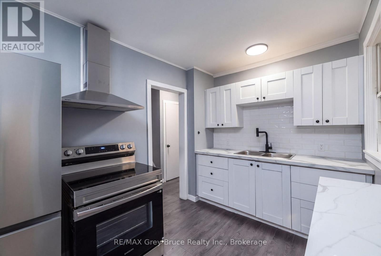 701 5TH STREET E - 10