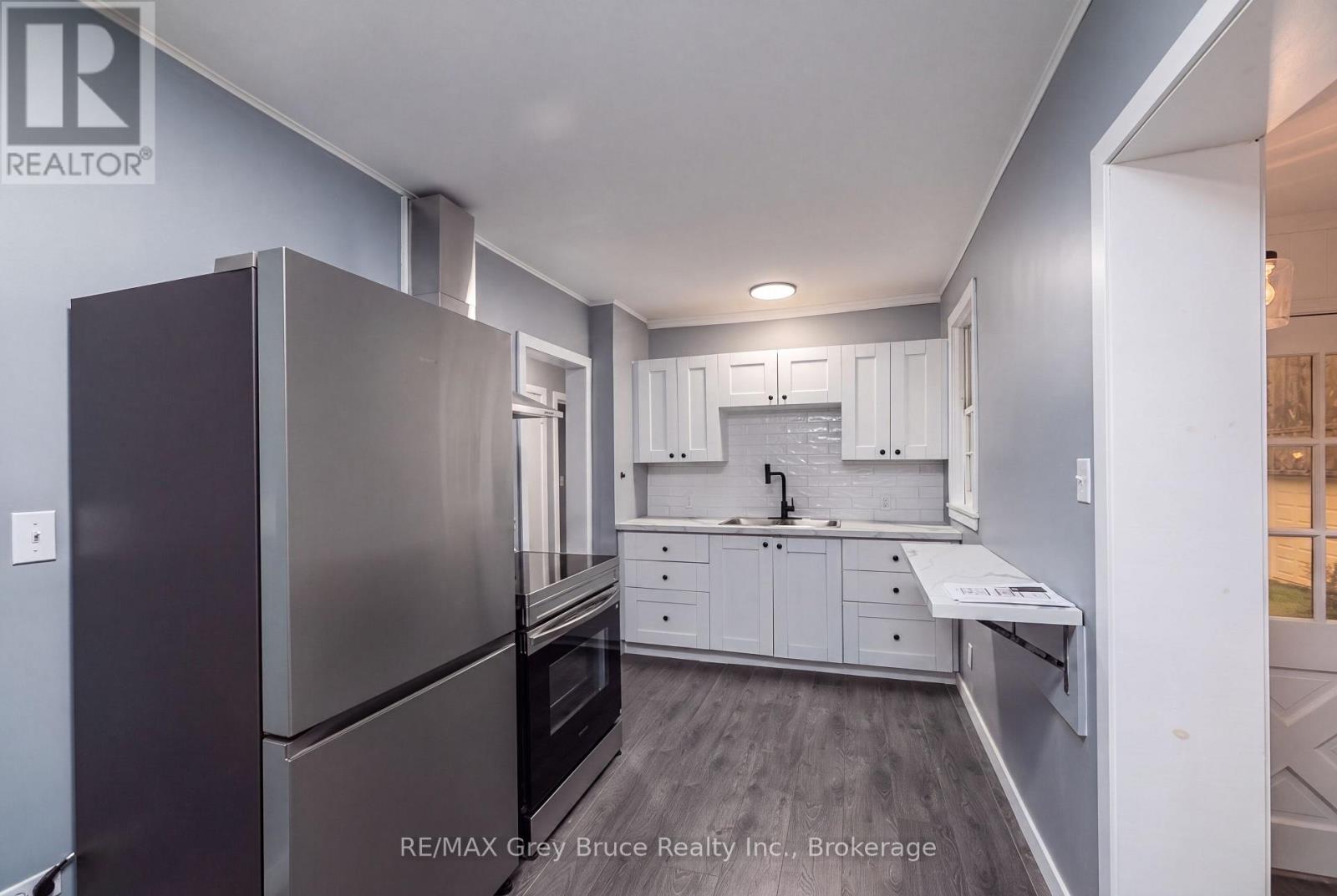 701 5TH STREET E - 11
