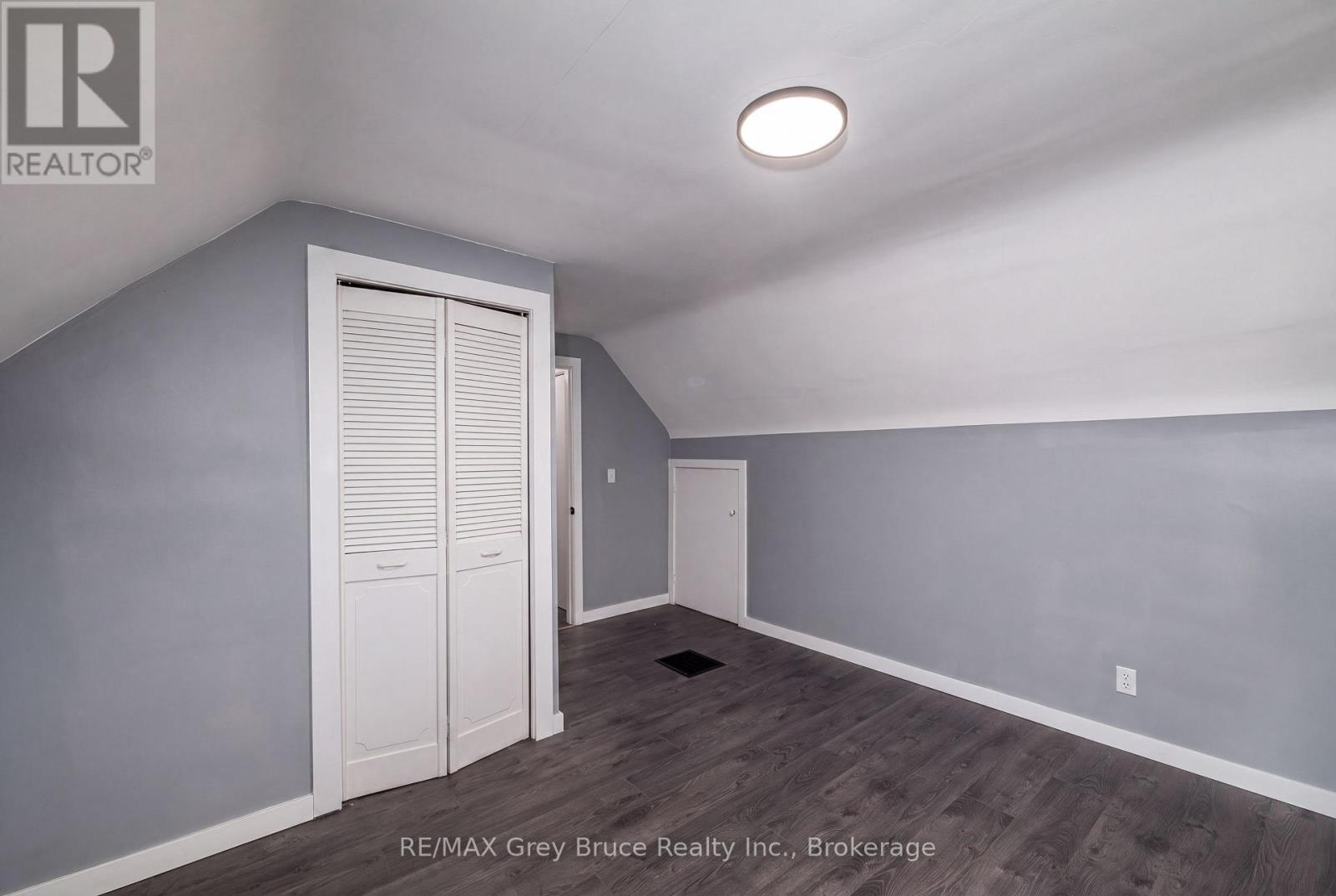 701 5TH STREET E - 23
