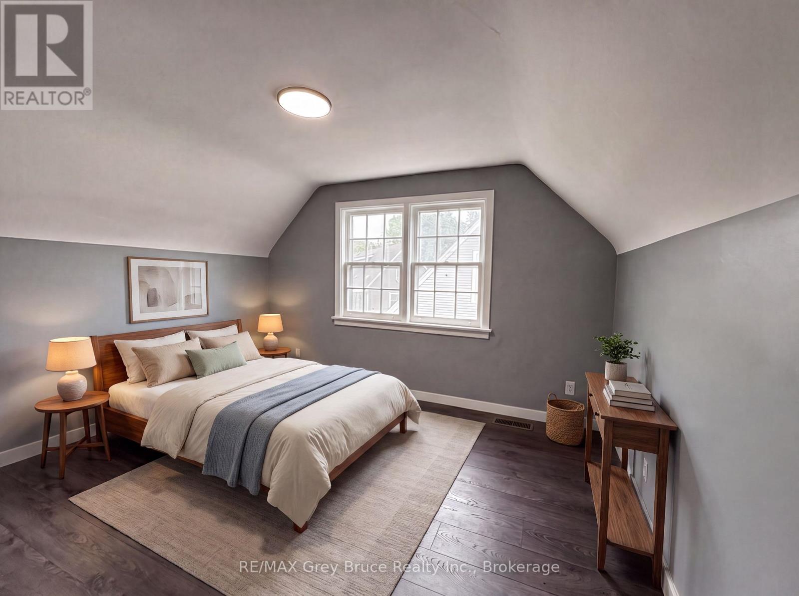 701 5TH STREET E - 25