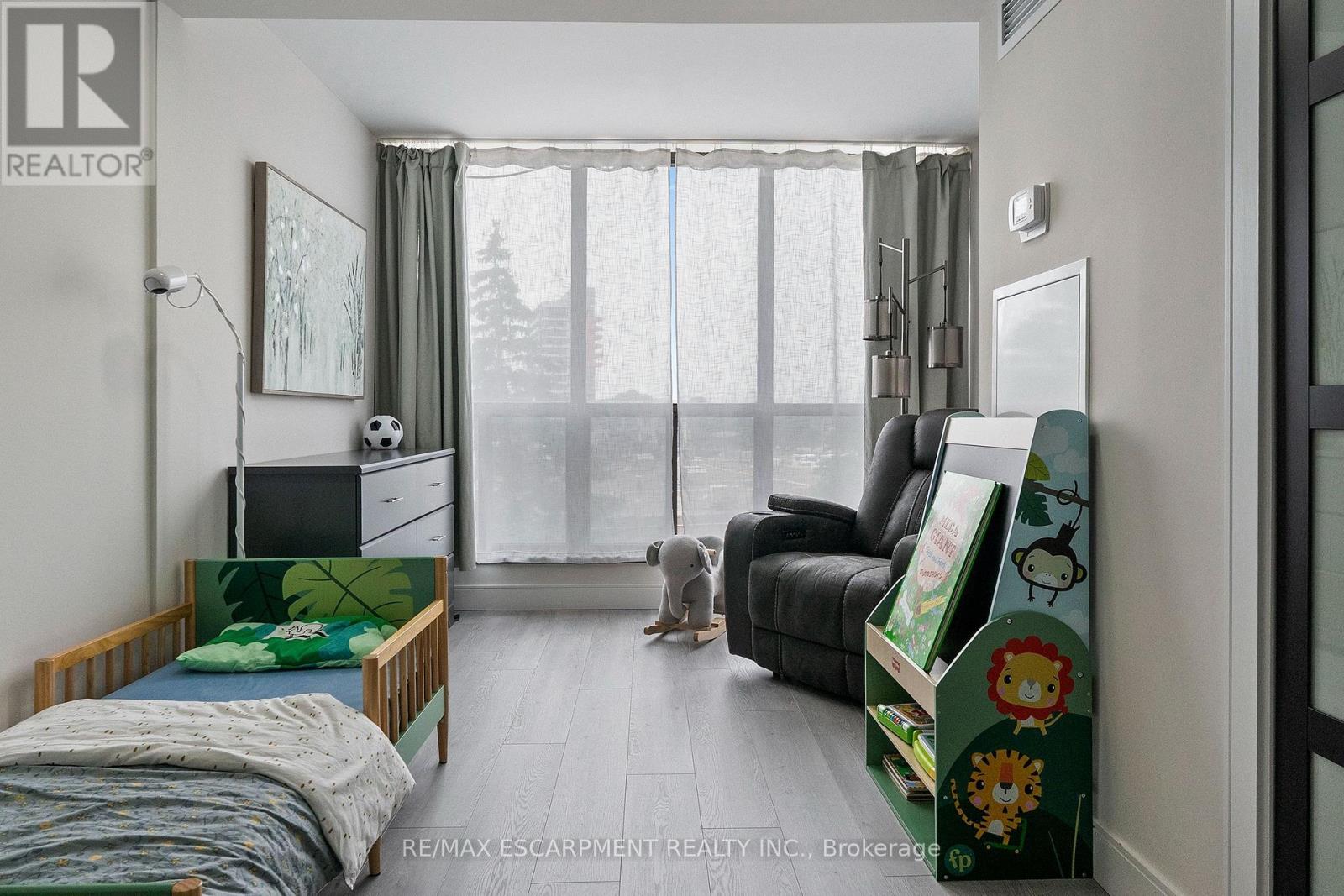 #406 1155 BOUGH BEECHES BOULEVARD - 16