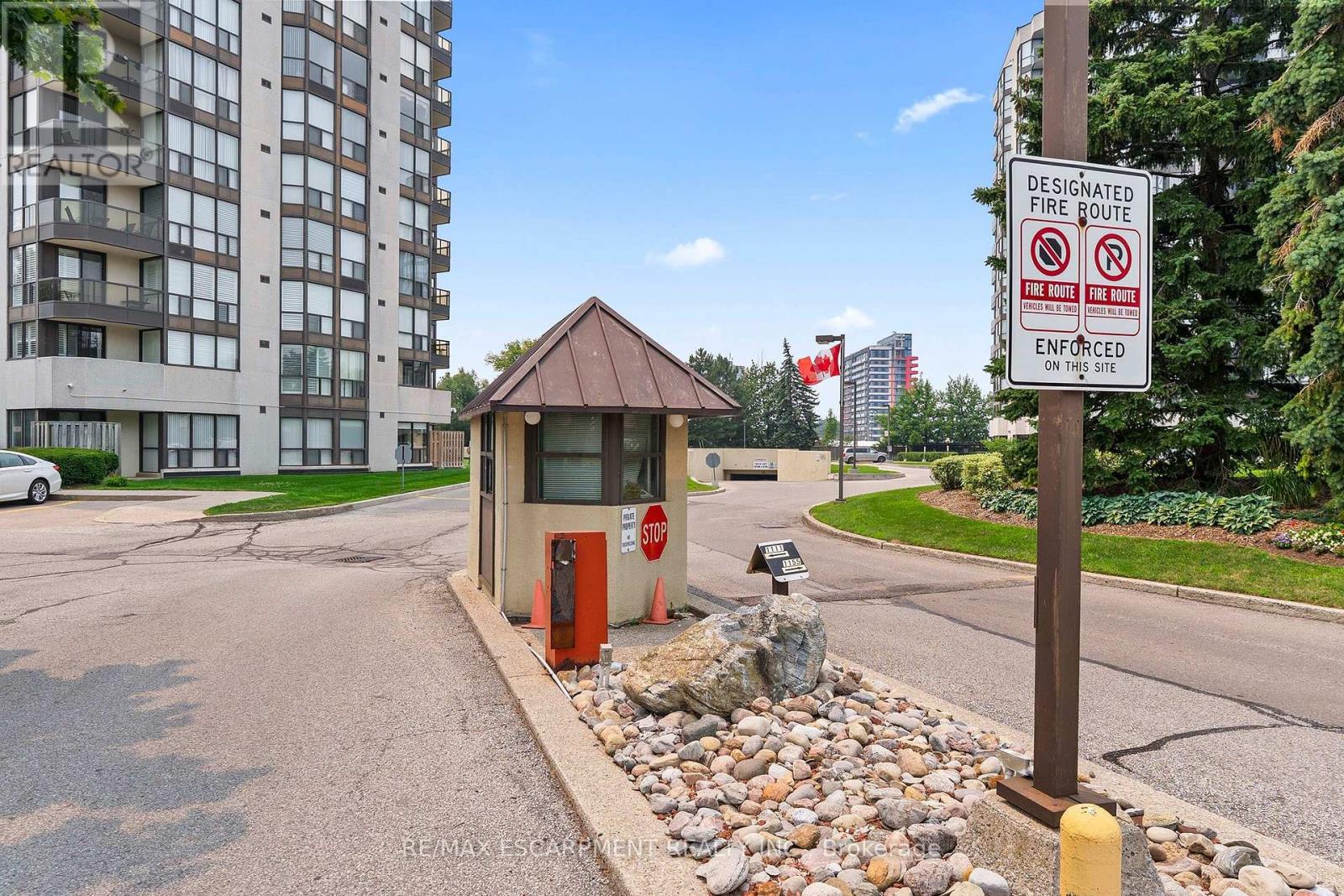 #406 1155 BOUGH BEECHES BOULEVARD - 25
