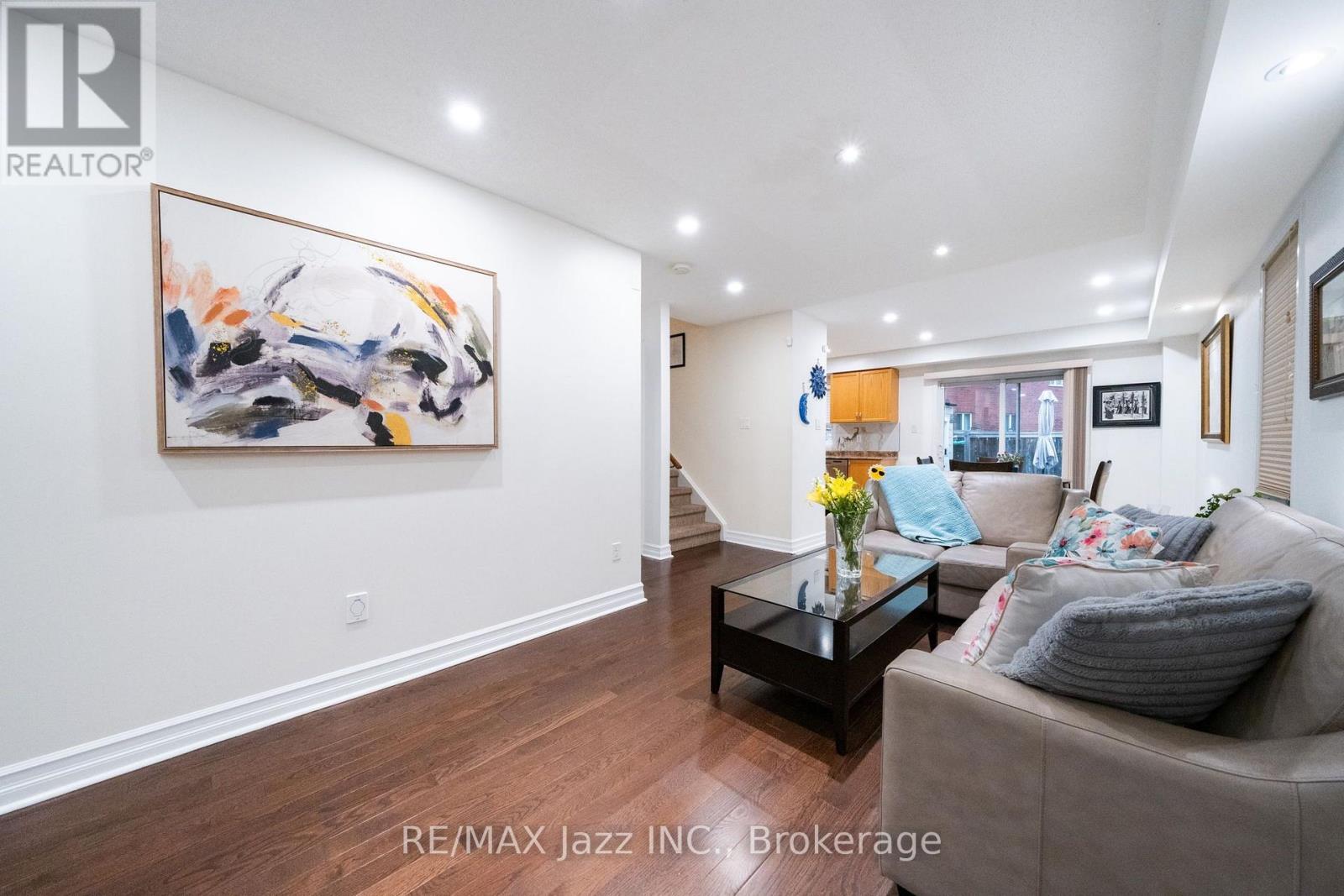 412 REEVES WAY BOULEVARD - 14