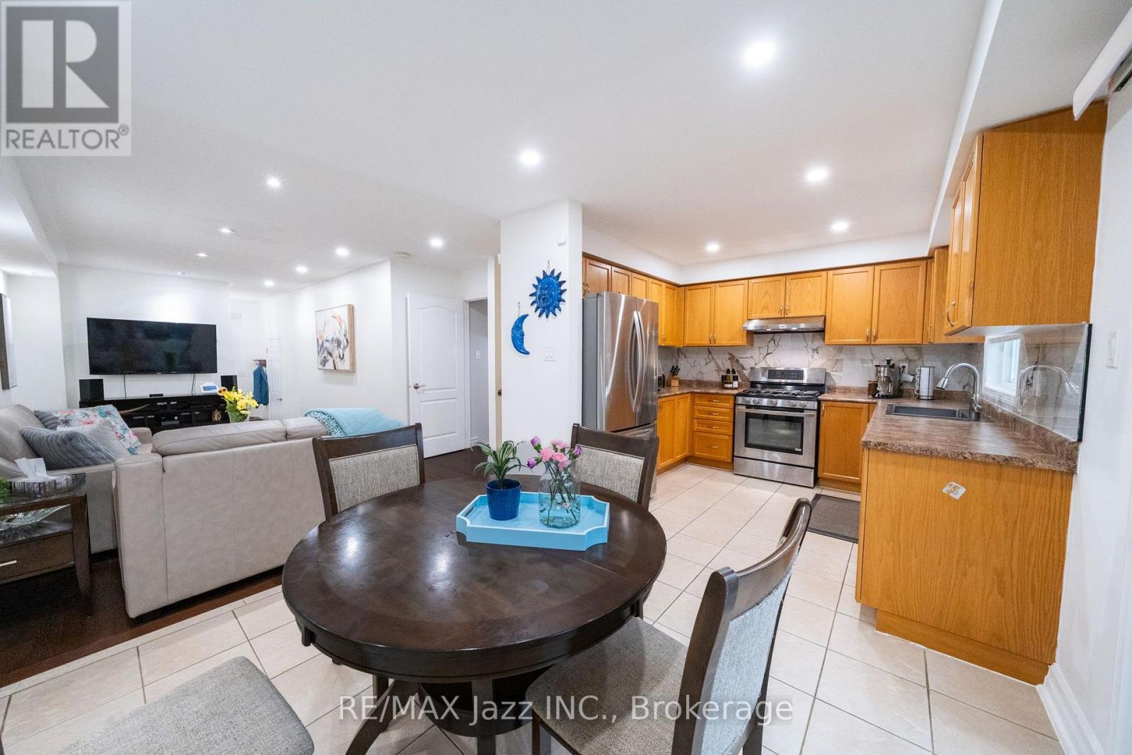 412 REEVES WAY BOULEVARD - 19