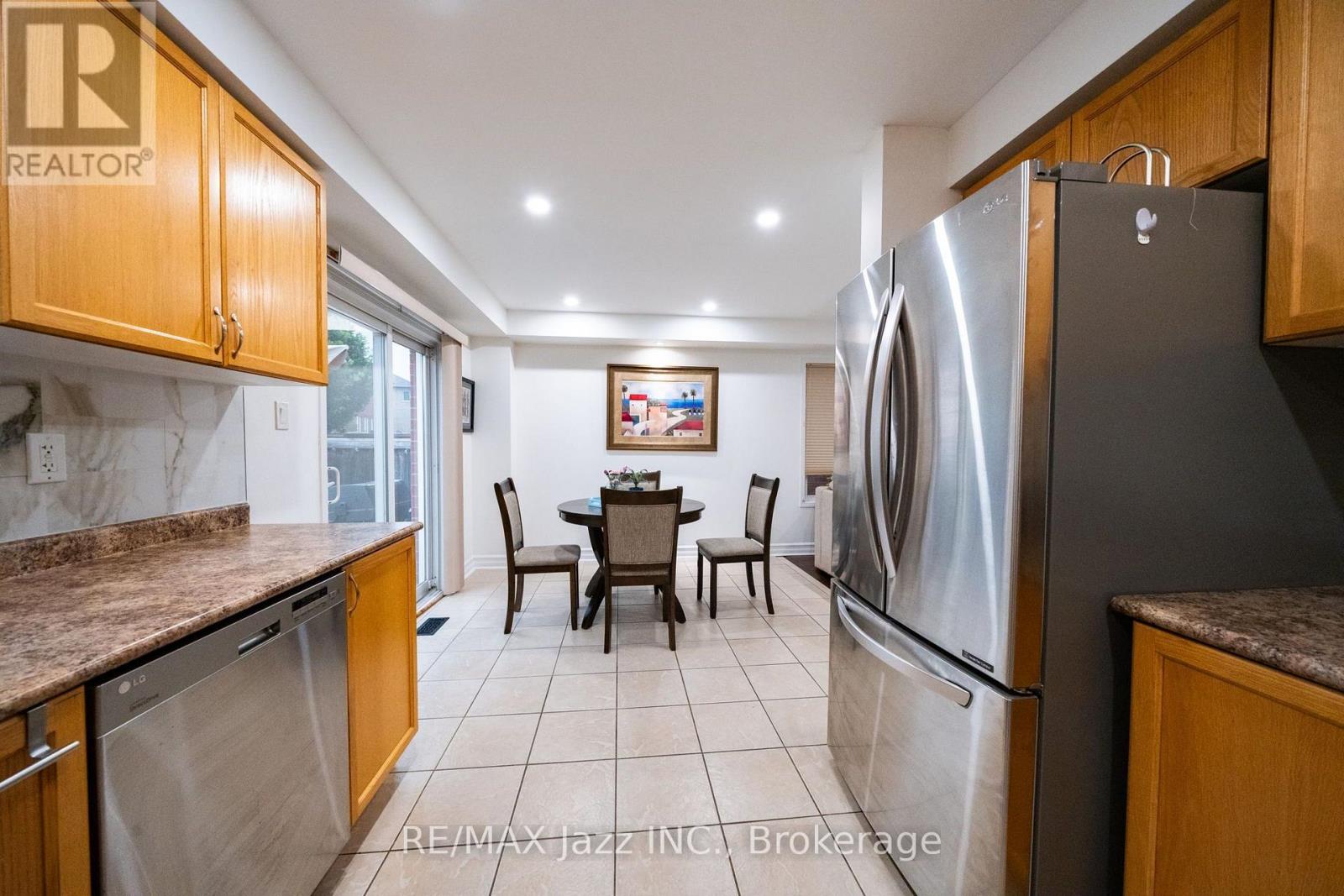 412 REEVES WAY BOULEVARD - 23