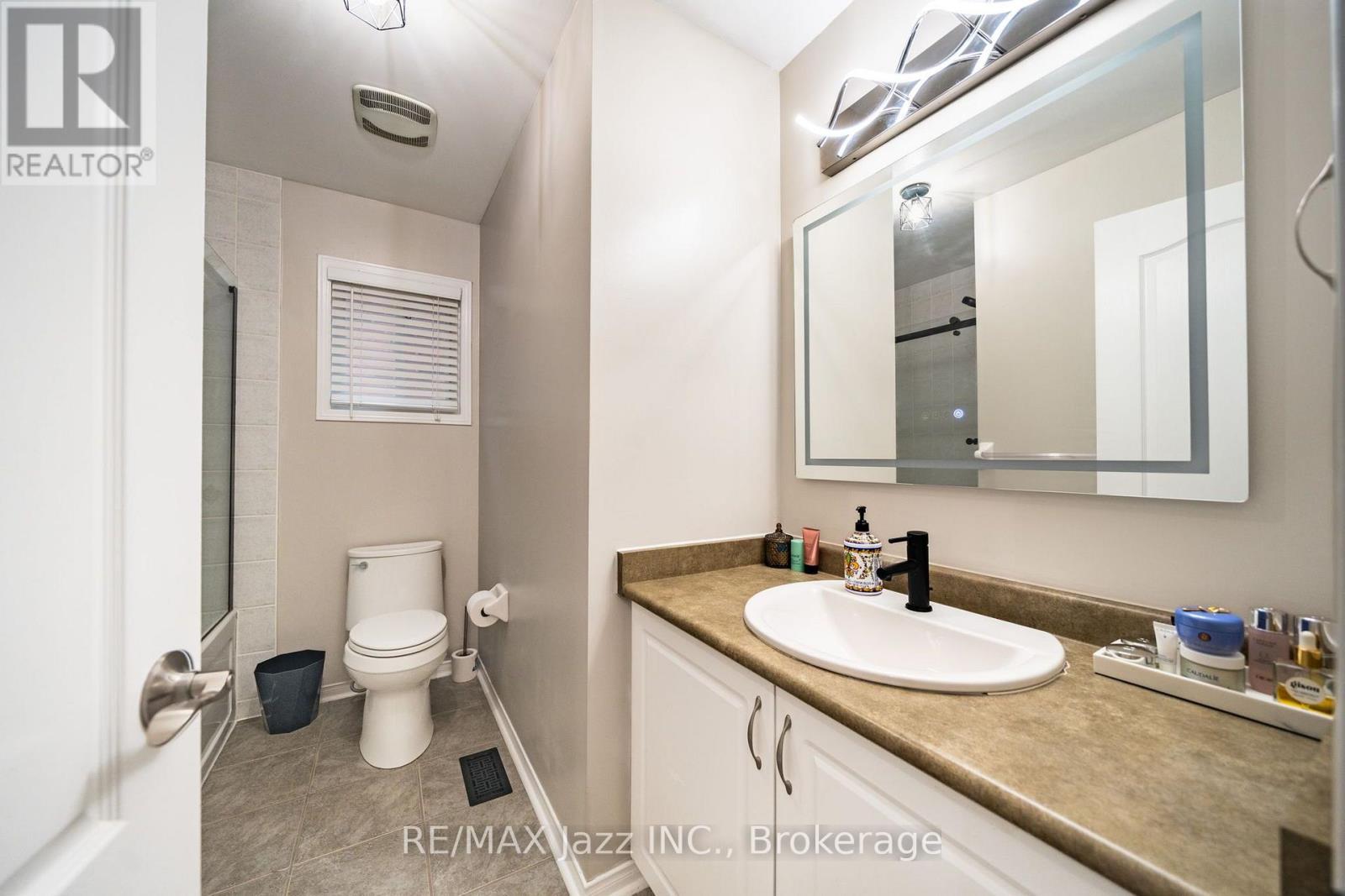 412 REEVES WAY BOULEVARD - 29