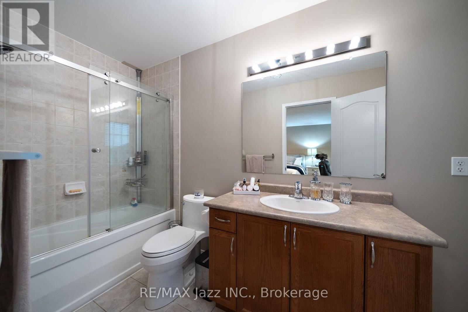 412 REEVES WAY BOULEVARD - 37