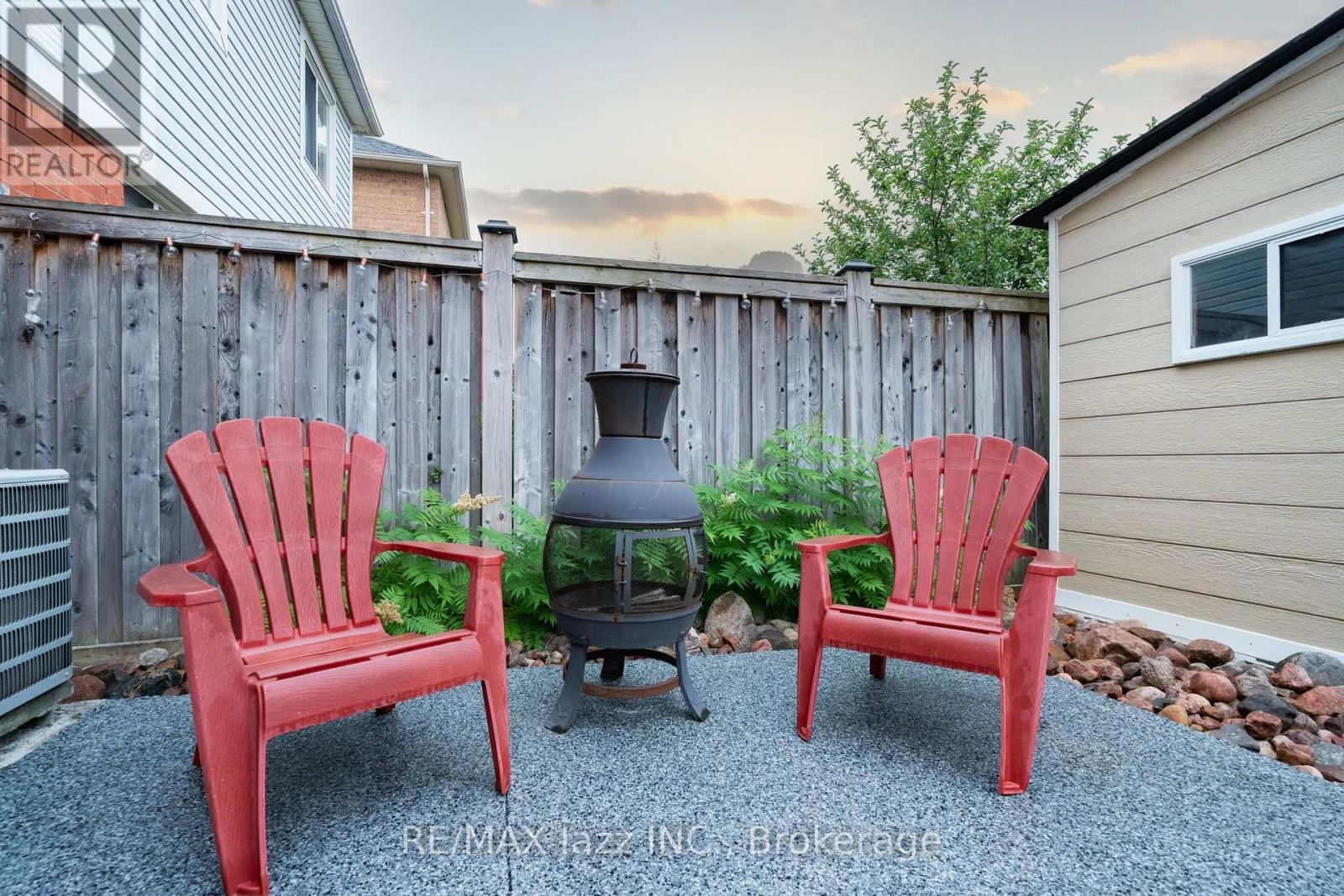 412 REEVES WAY BOULEVARD - 44