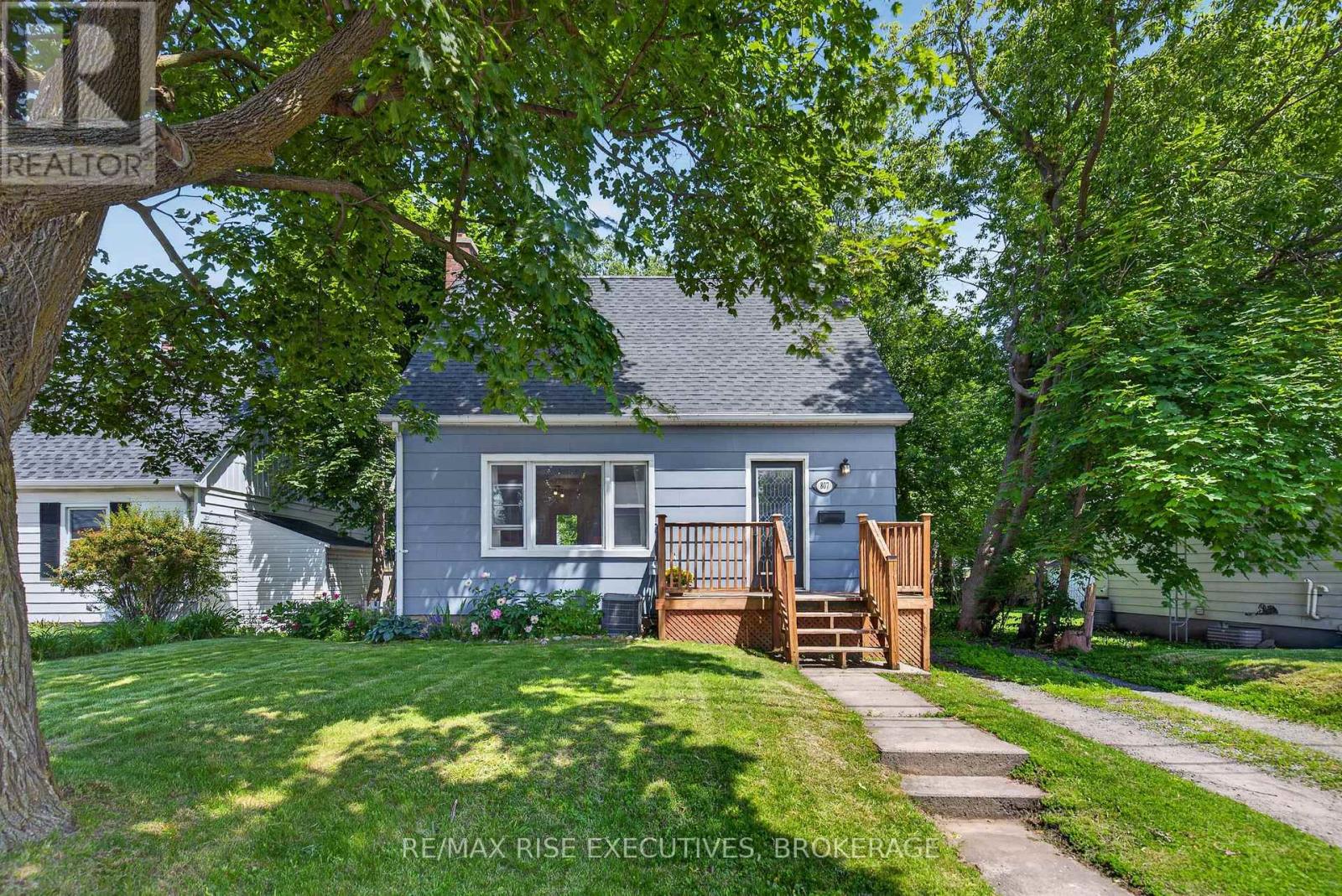807 BROCK STREET - 1