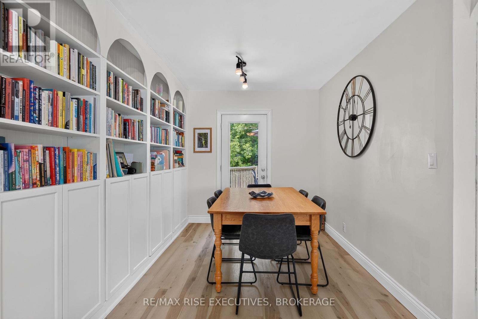 807 BROCK STREET - 24