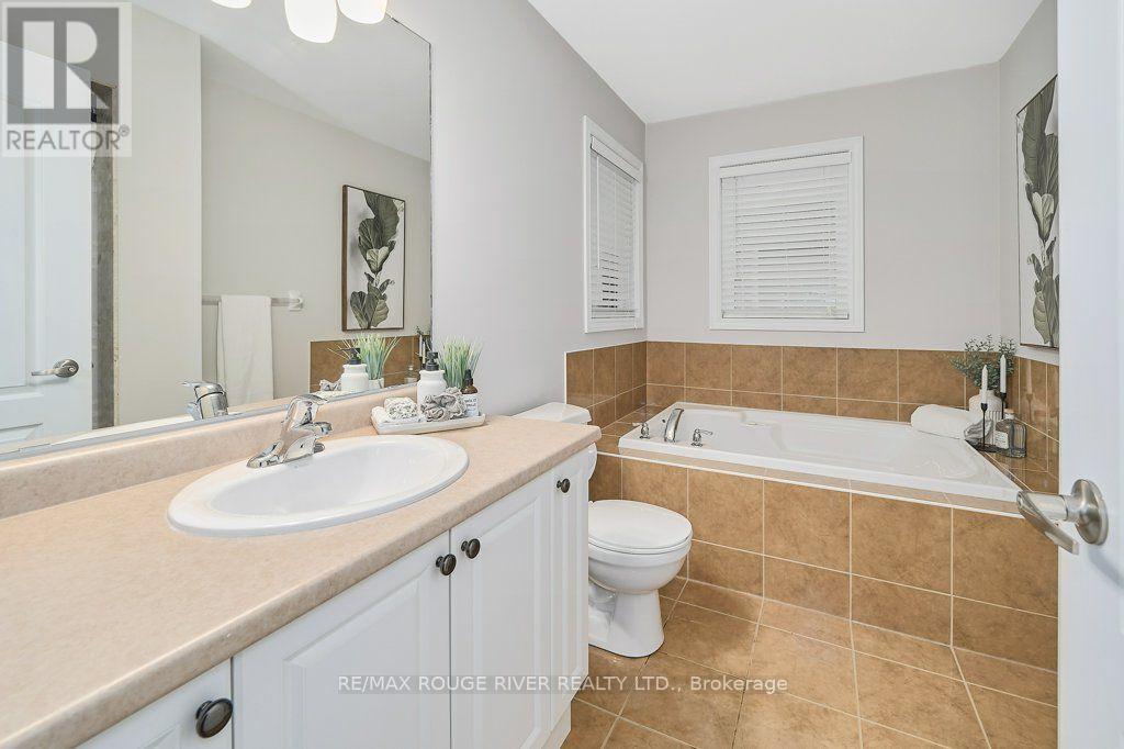 176 BATHGATE CRESCENT - 18