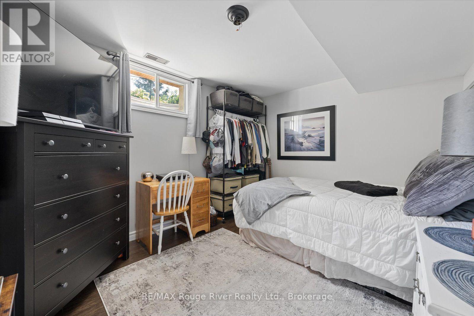 8 ST. JAMES STREET - 23