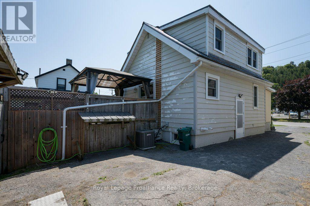 29 PELHAM STREET - 26