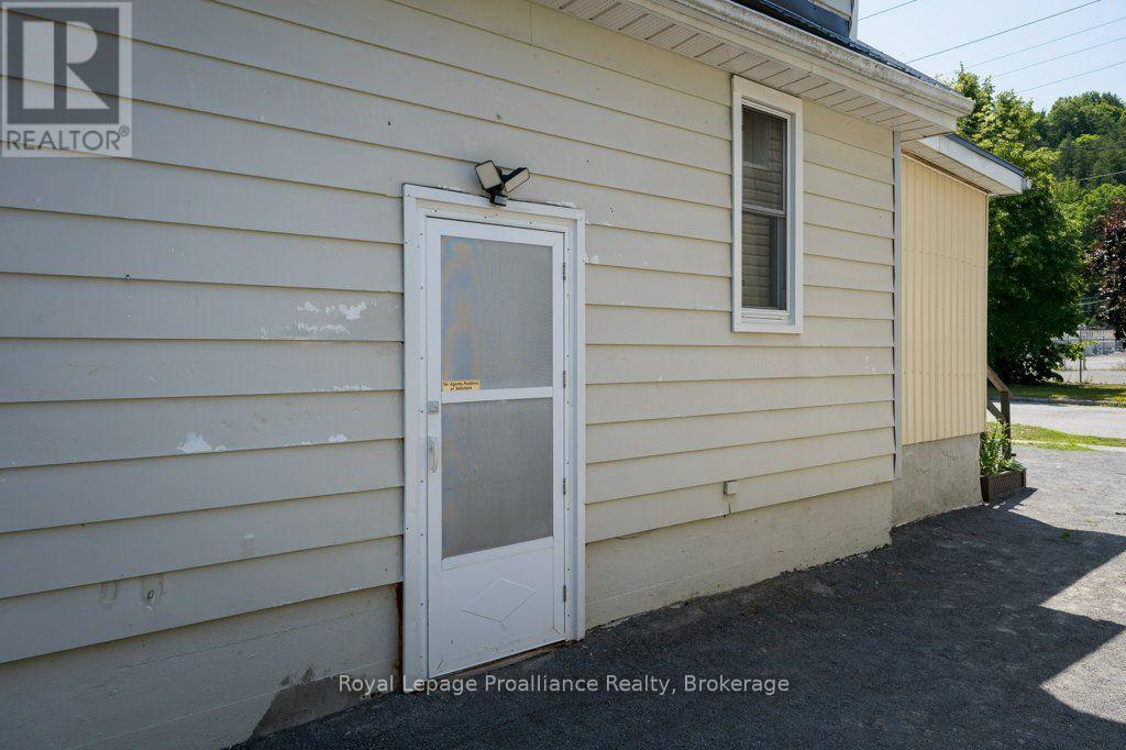 29 PELHAM STREET - 27