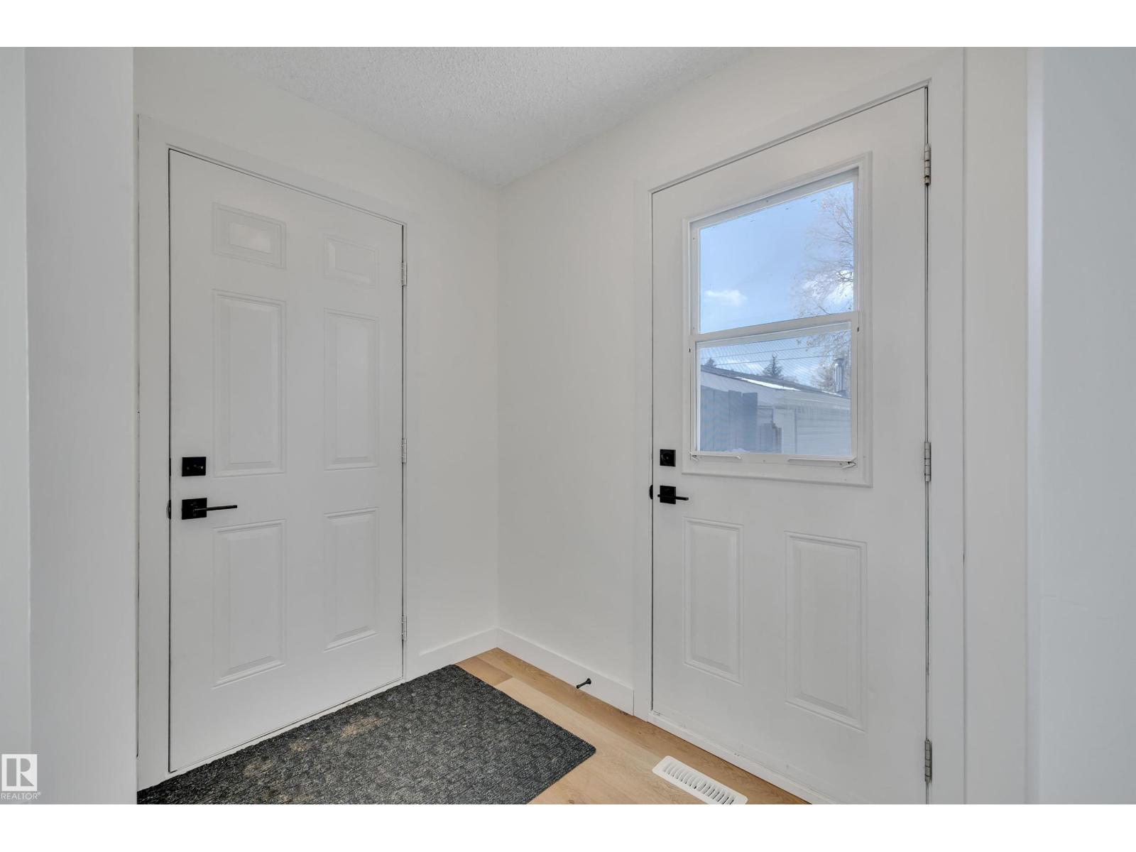 4712 49 ST - 6