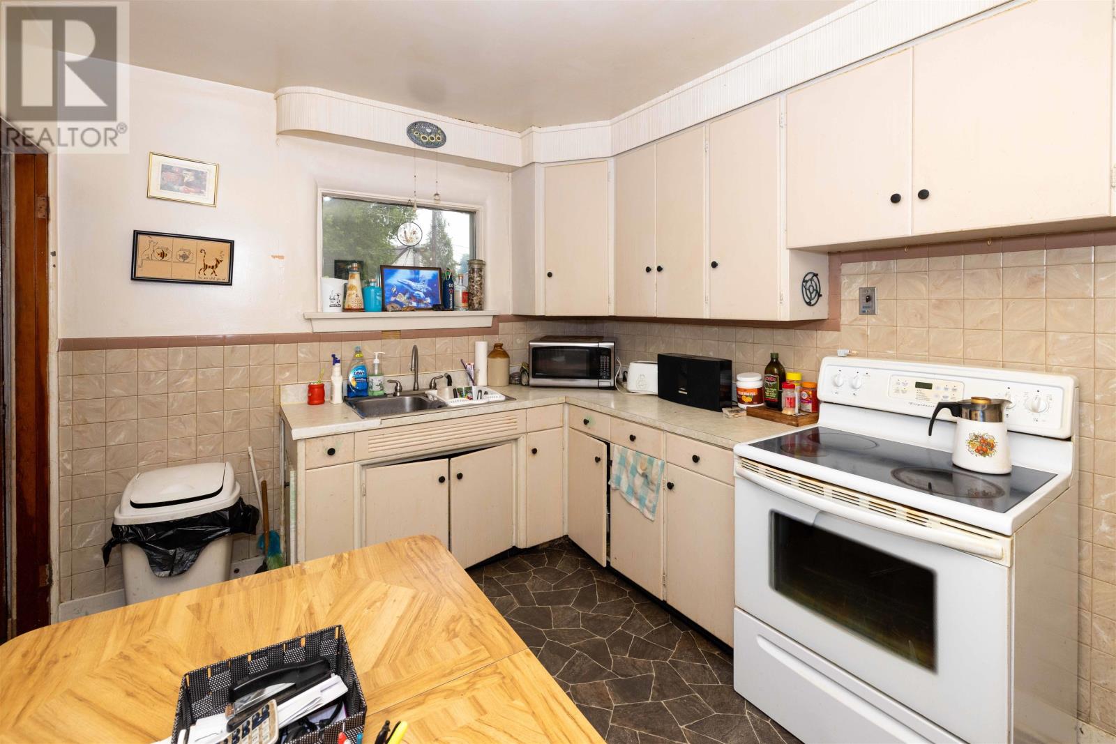 1537 Sills ST - 12