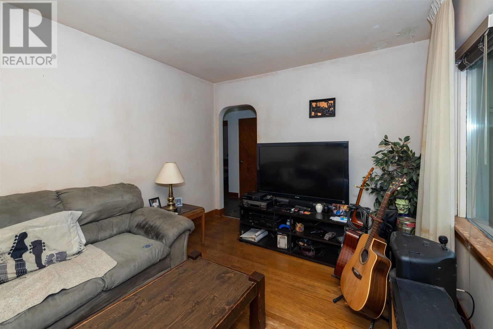 1537 Sills ST - 14