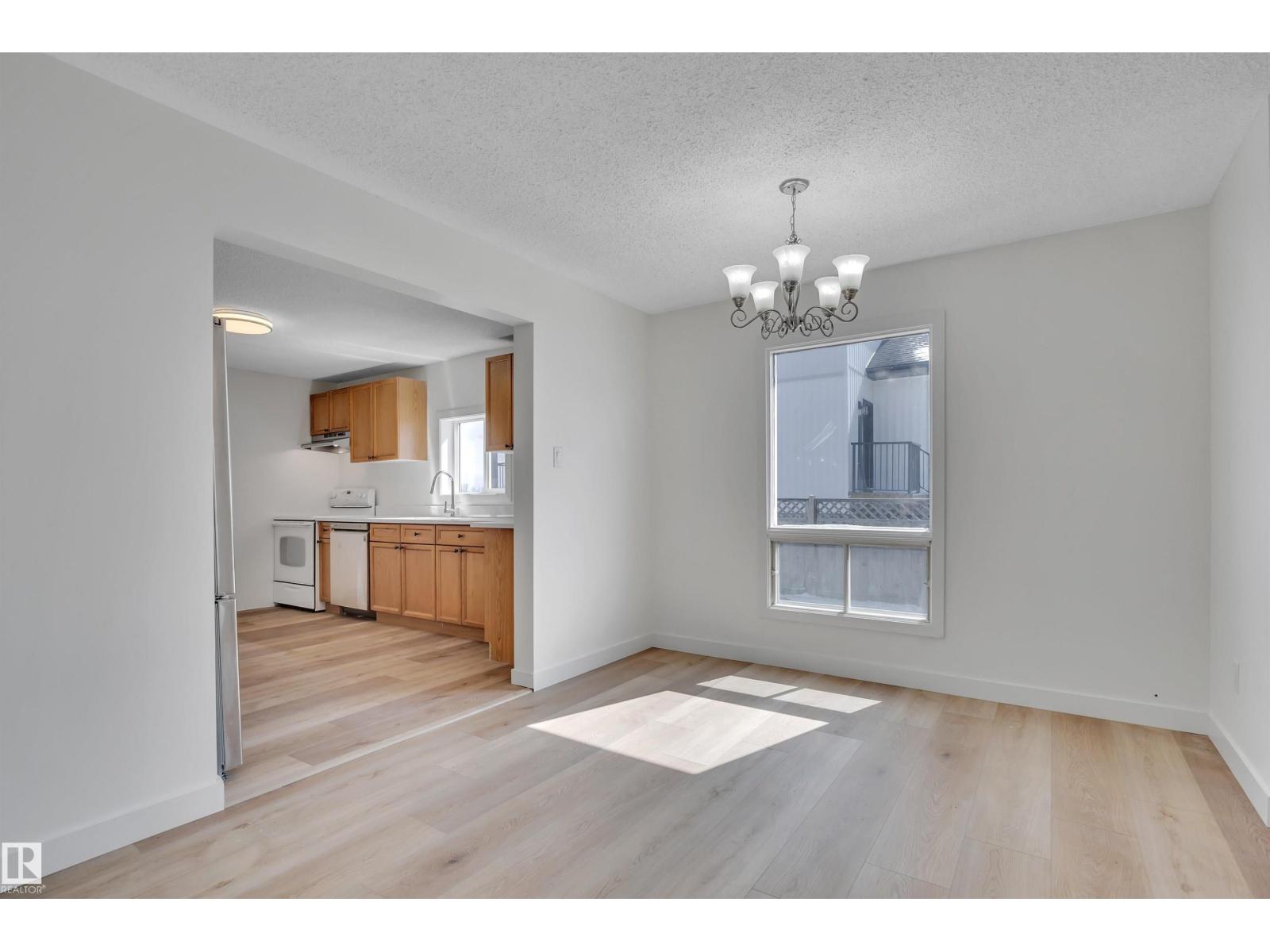 4712 49 ST - 15