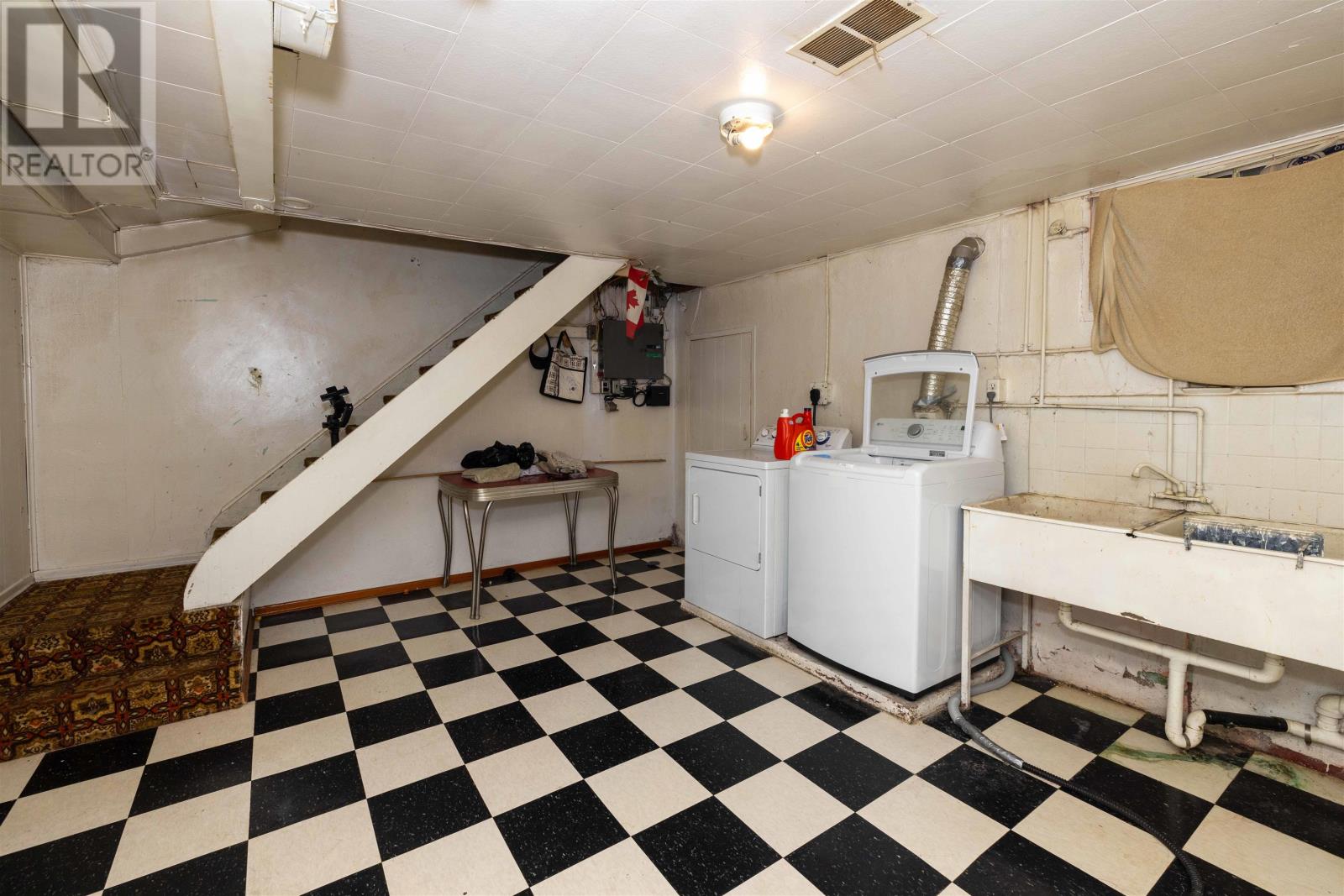 1537 Sills ST - 22