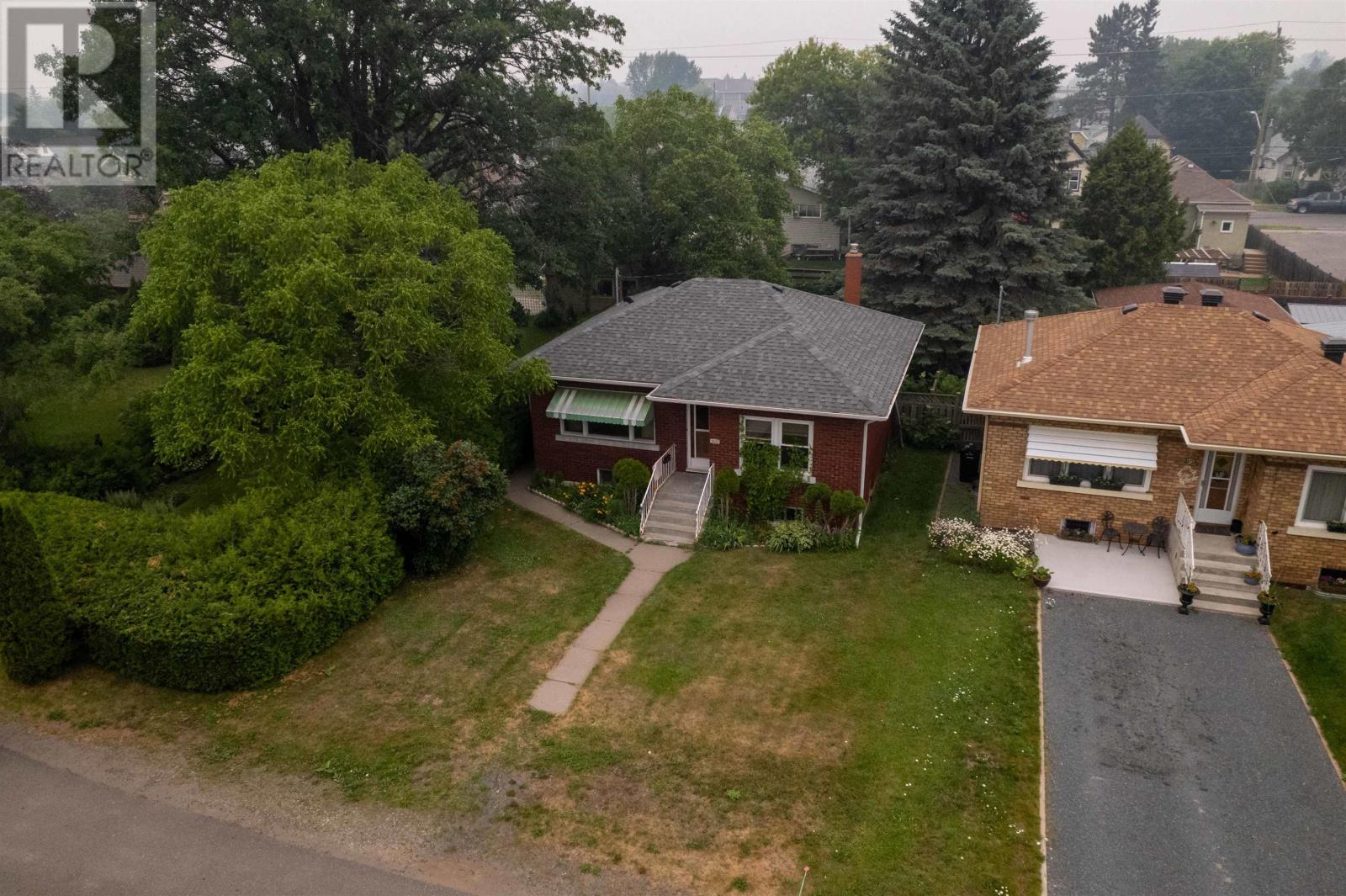 1537 Sills ST - 26