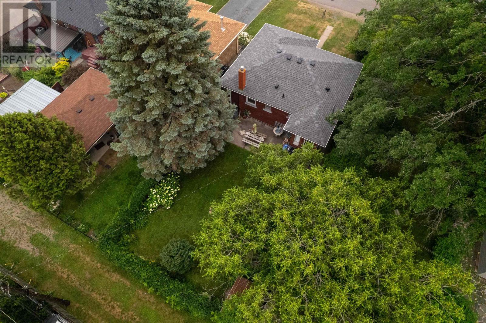 1537 Sills ST - 4