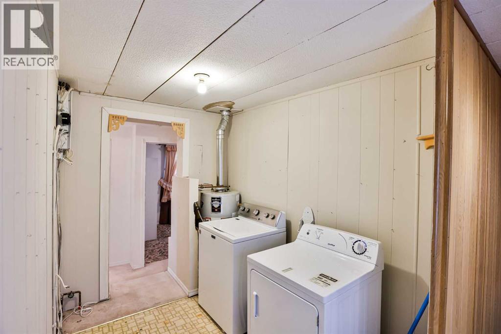 822 3 Street W - 11