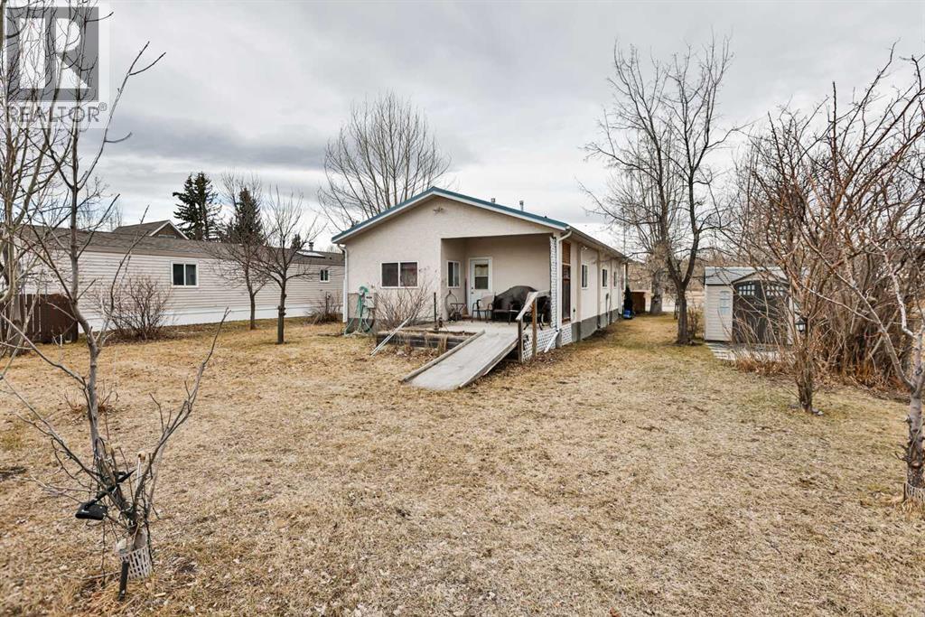 822 3 Street W - 15