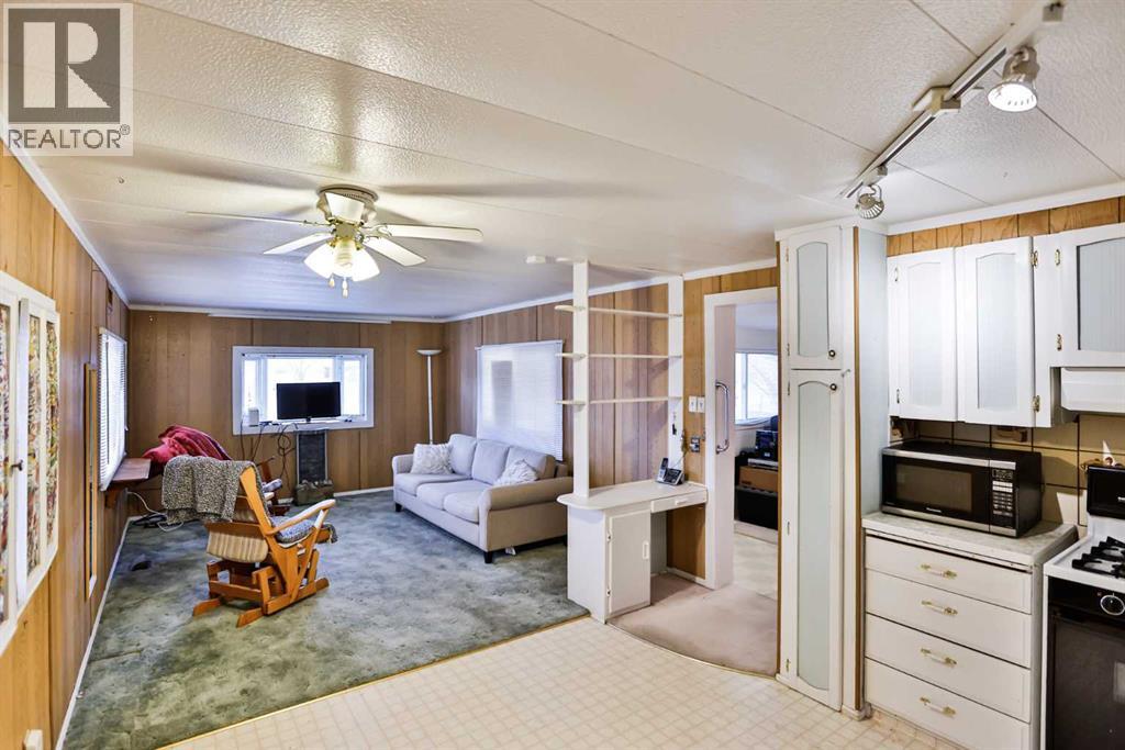 822 3 Street W - 4