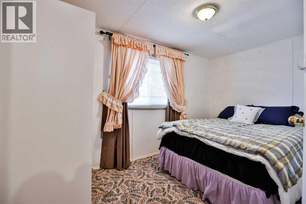 822 3 Street W - 10