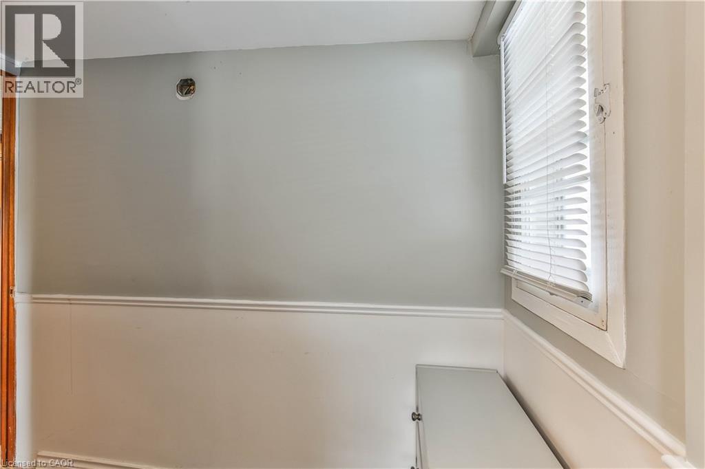 7 WILLOW Avenue - 20