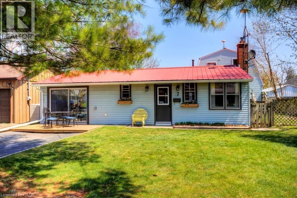 7 WILLOW Avenue - 1