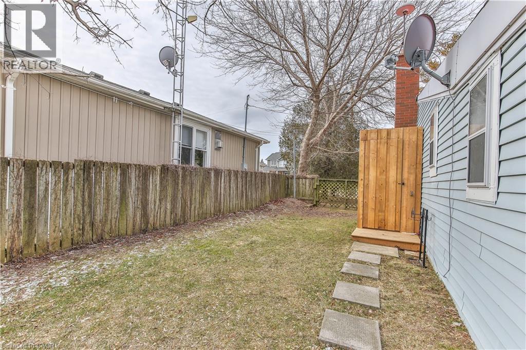 7 WILLOW Avenue - 25