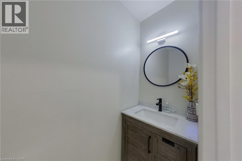 205 JANEFIELD Avenue - Image 14