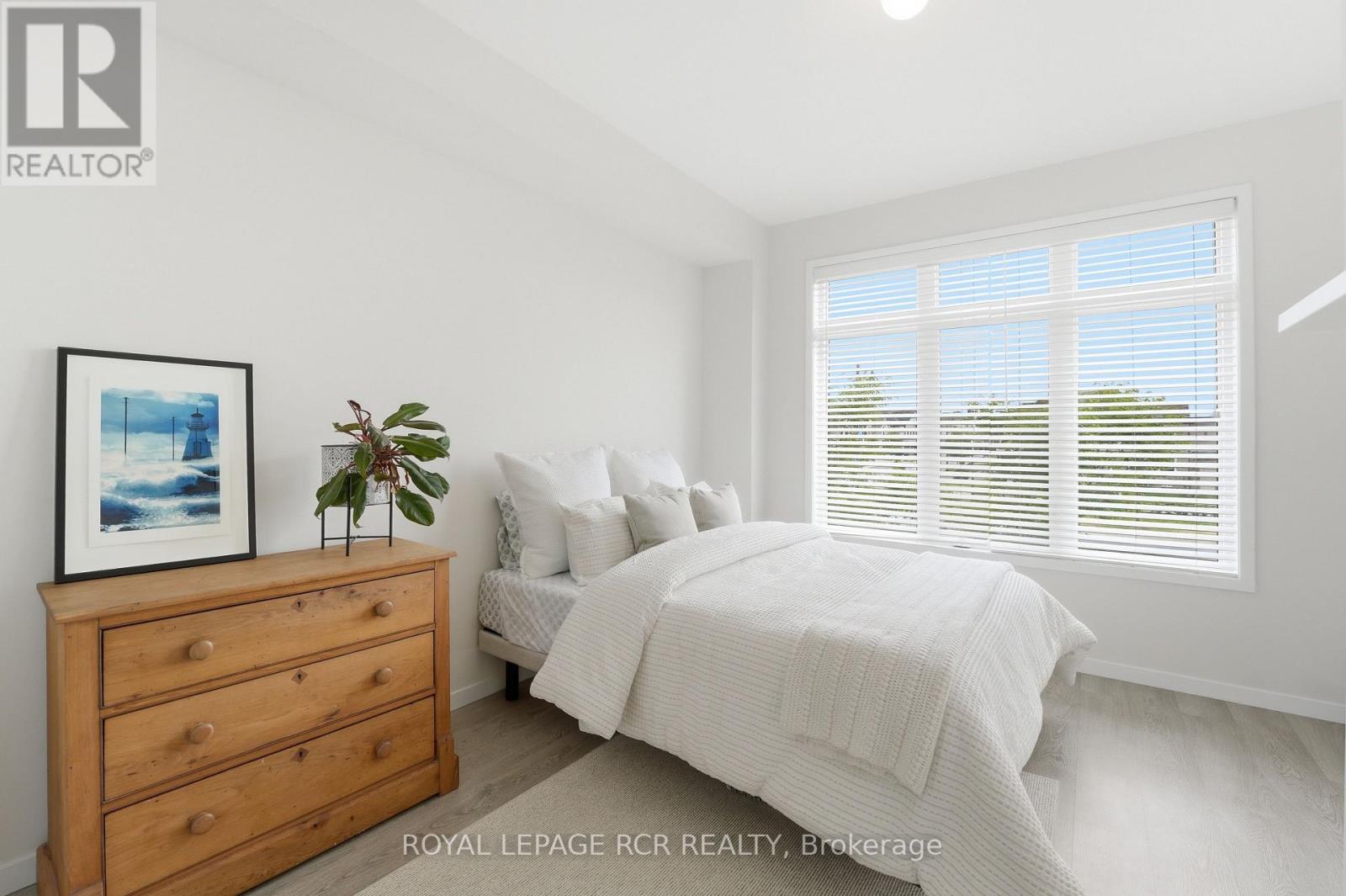 1202 WELLINGTON STREET E - 23