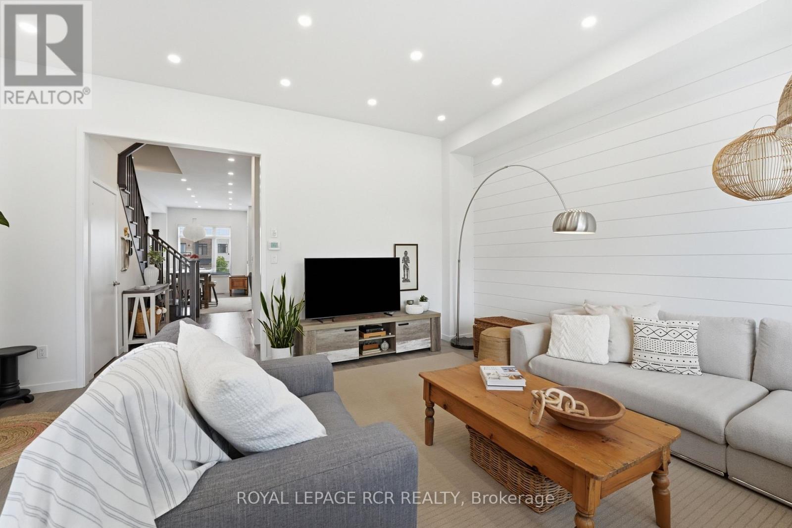 1202 WELLINGTON STREET E - 5