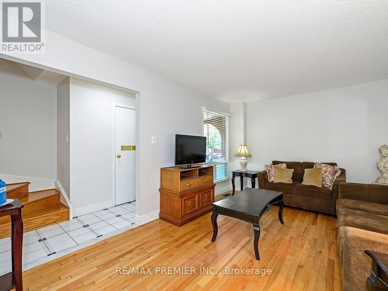 33 LAUREL VALLEY COURT - 6