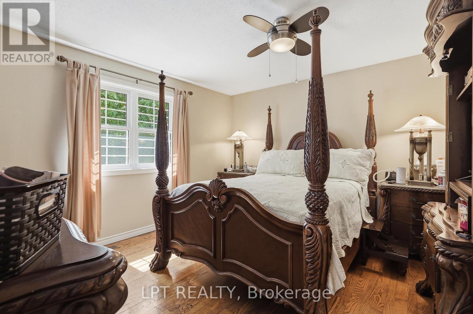 18 LOUISE CRESCENT - 21