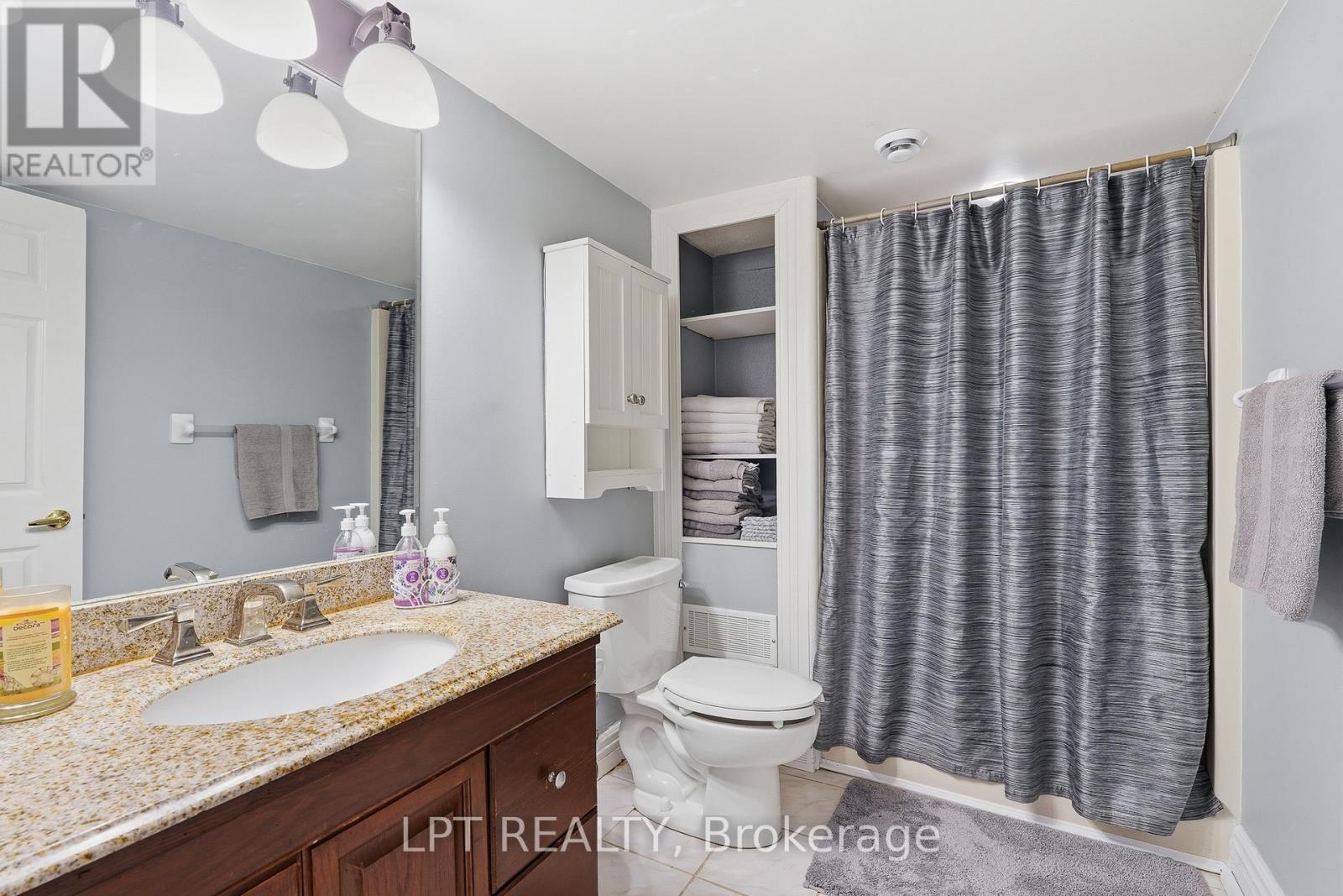 18 LOUISE CRESCENT - 24