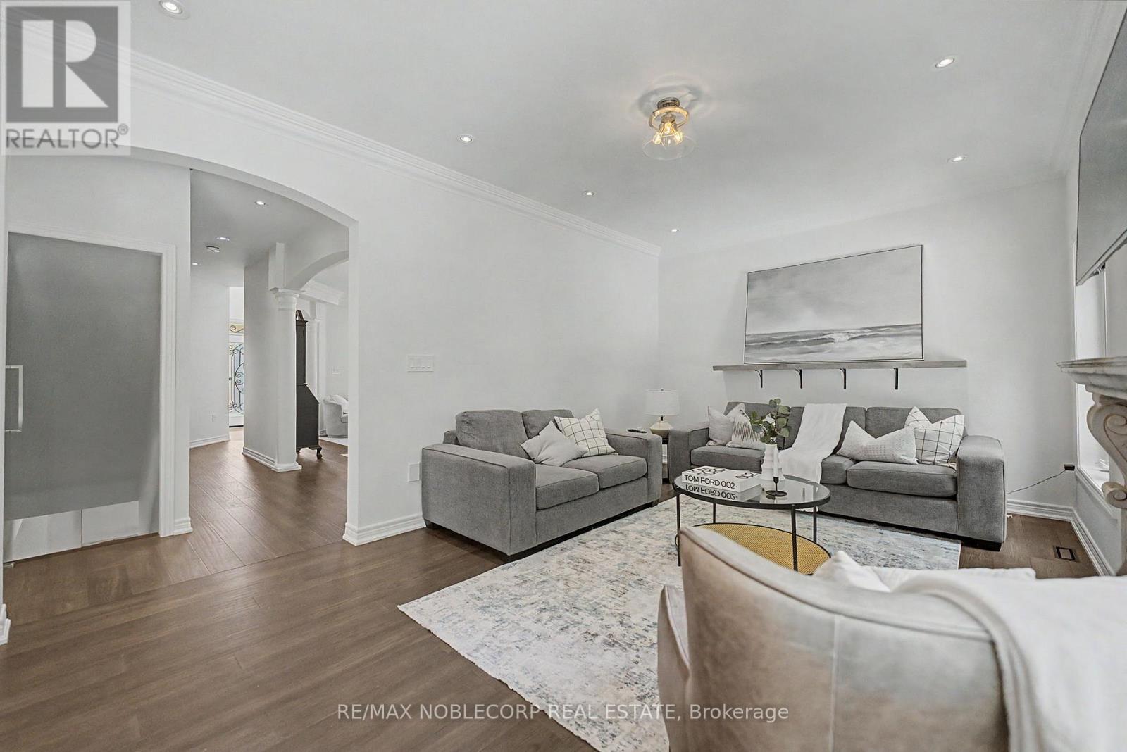 68 MEADOWGLEN BOULEVARD - 10