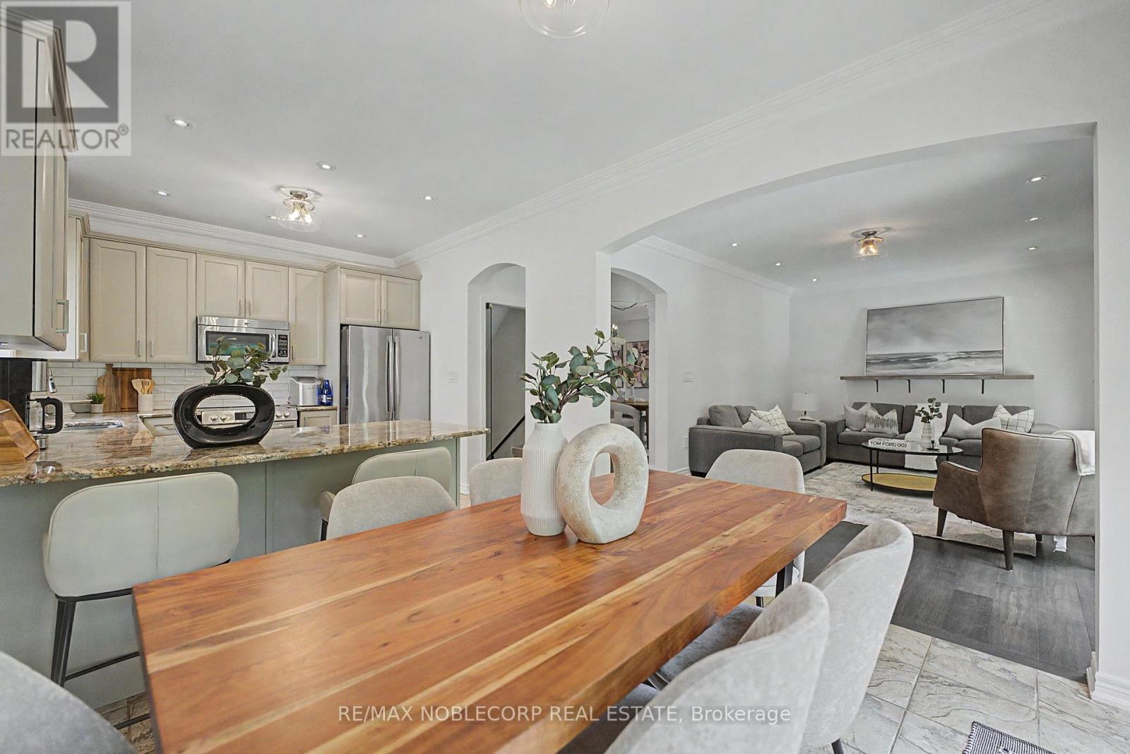 68 MEADOWGLEN BOULEVARD - 12