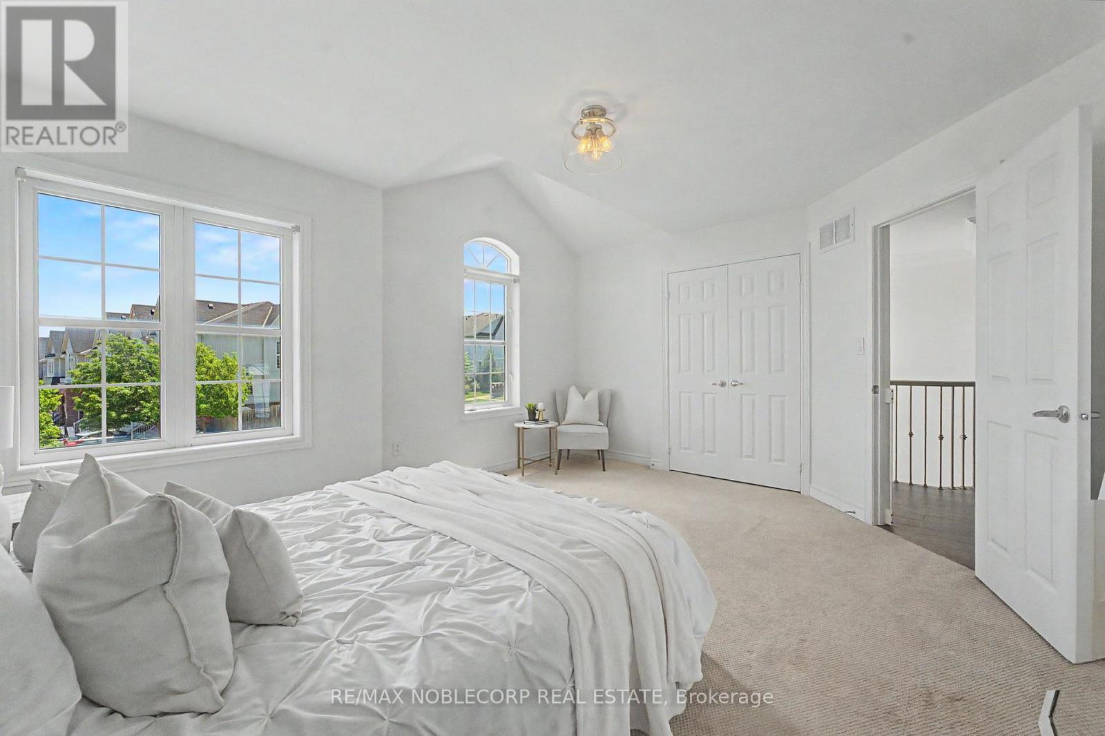 68 MEADOWGLEN BOULEVARD - 25