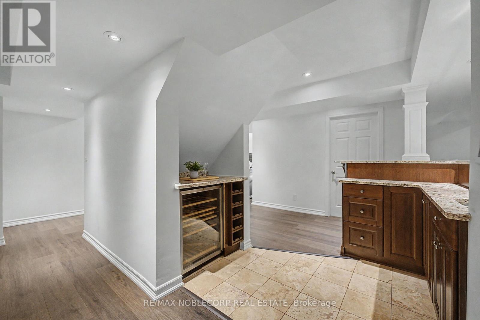 68 MEADOWGLEN BOULEVARD - 34