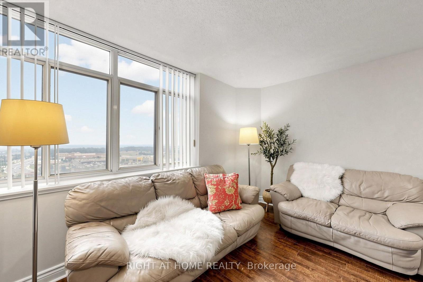 #PH9 300 WEBB DRIVE - Image 5