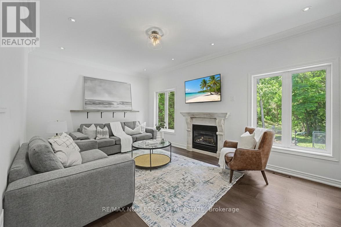 68 MEADOWGLEN BOULEVARD - 11